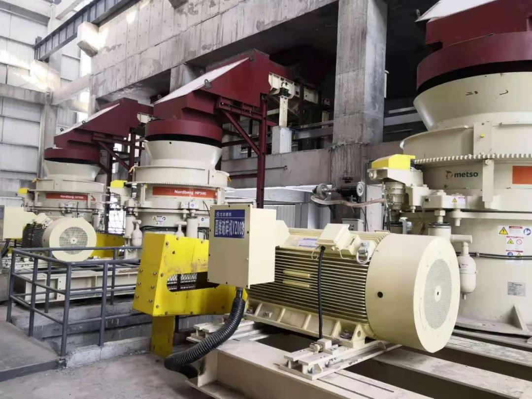 礦山行業(yè)應(yīng)用—高壓軟起動(dòng)裝置(圖2) 礦山行業(yè)應(yīng)用—高壓軟起動(dòng)裝置(圖2)